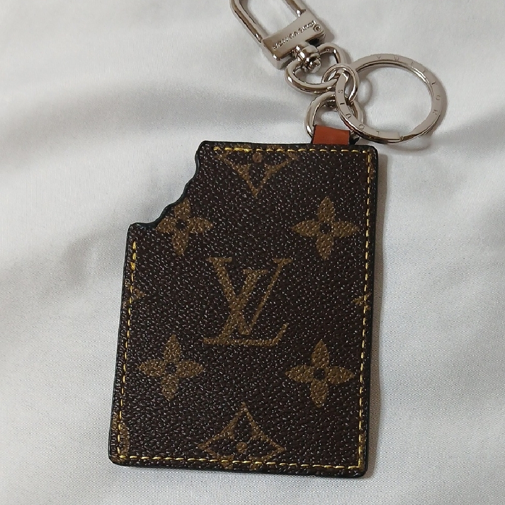Louis Vuitton Brown Chocolate Bar Key Chain - Picture 3 of 3